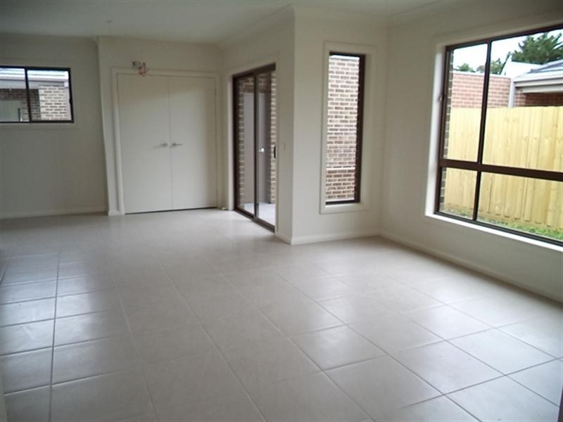 4/59-61 Craigmoor Crescent, Mernda VIC 3754