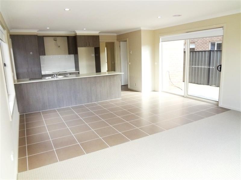 22 Villandry Street, Roxburgh Park VIC 3064