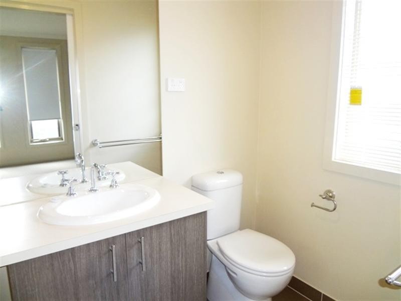 22 Villandry Street, Roxburgh Park VIC 3064