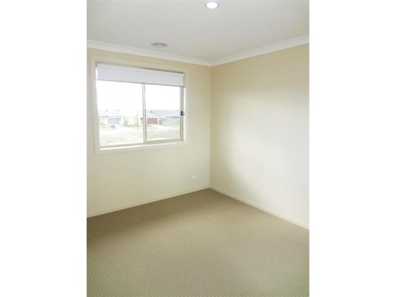 22 Villandry Street, Roxburgh Park VIC 3064
