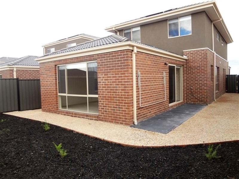 22 Villandry Street, Roxburgh Park VIC 3064