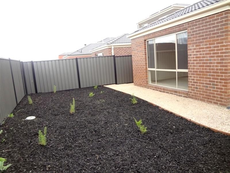22 Villandry Street, Roxburgh Park VIC 3064