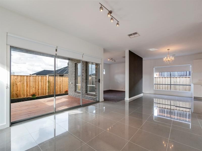 38 Stonegate Drive, Wollert VIC 3750