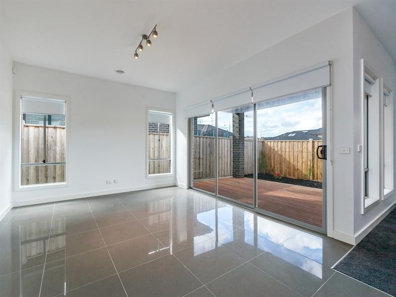 38 Stonegate Drive, Wollert VIC 3750