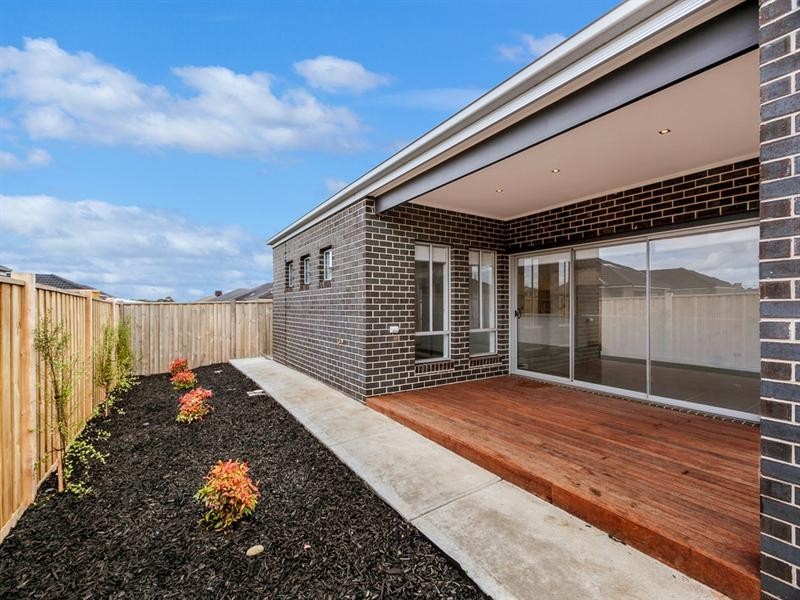 38 Stonegate Drive, Wollert VIC 3750