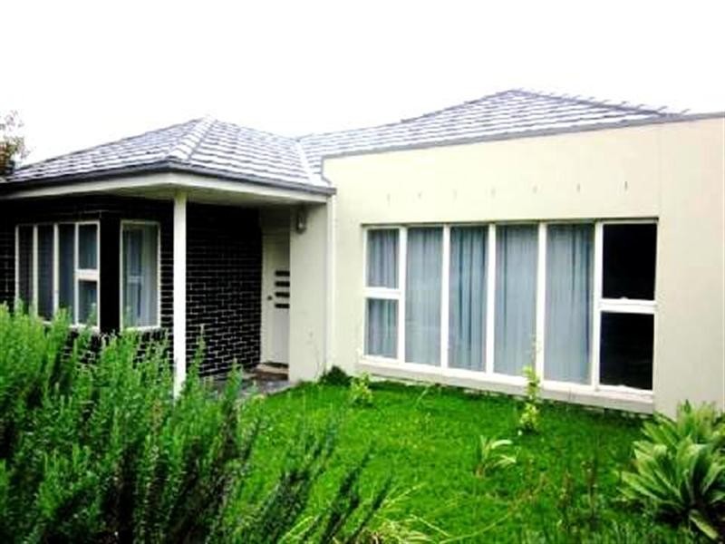 12 Shine Walk, Epping VIC 3076