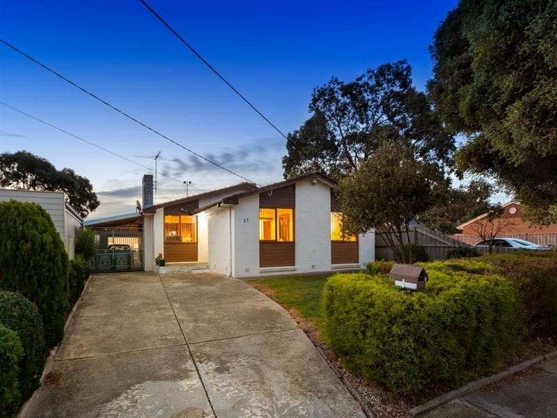 25 Huskisson Avenue, Lalor VIC 3075