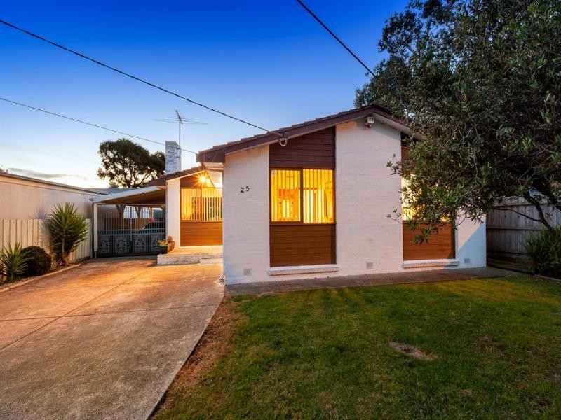 25 Huskisson Avenue, Lalor VIC 3075