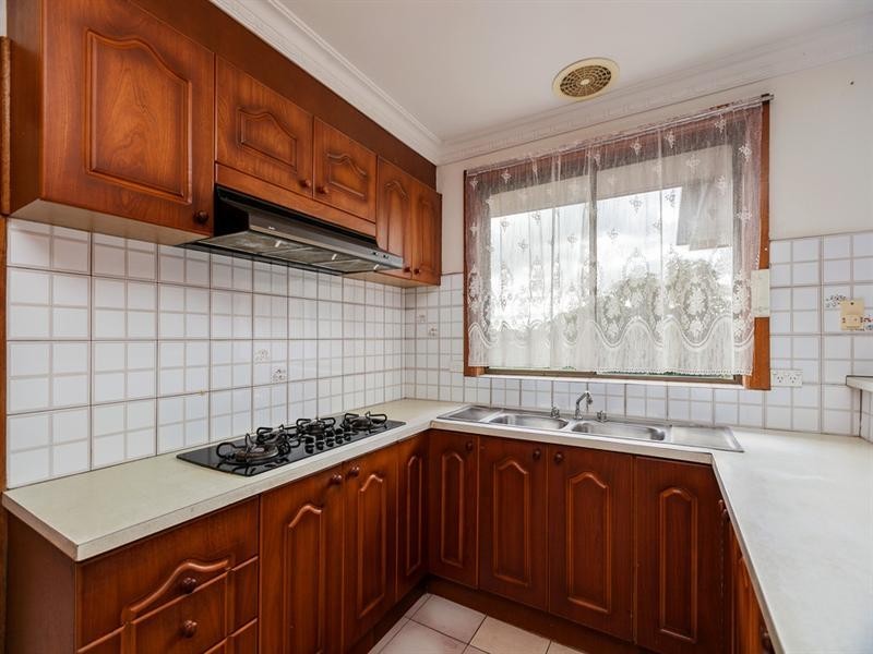 36 Robinvale Avenue, Thomastown VIC 3074