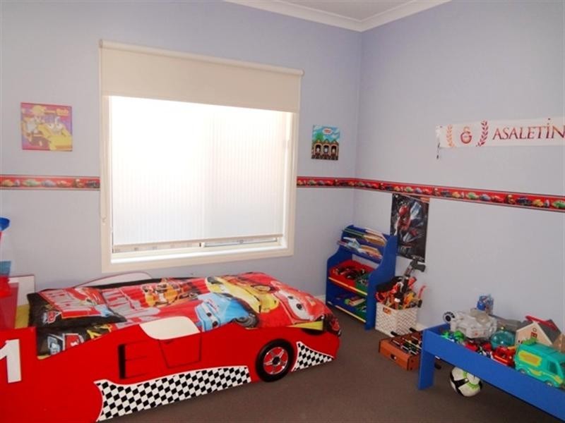 8 Mosaic Drive, Lalor VIC 3075