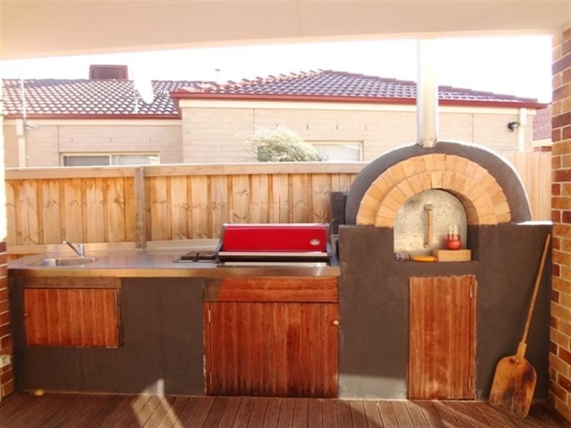 8 Mosaic Drive, Lalor VIC 3075