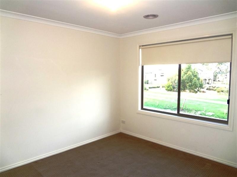 8 Mayflower Mews, Epping VIC 3076