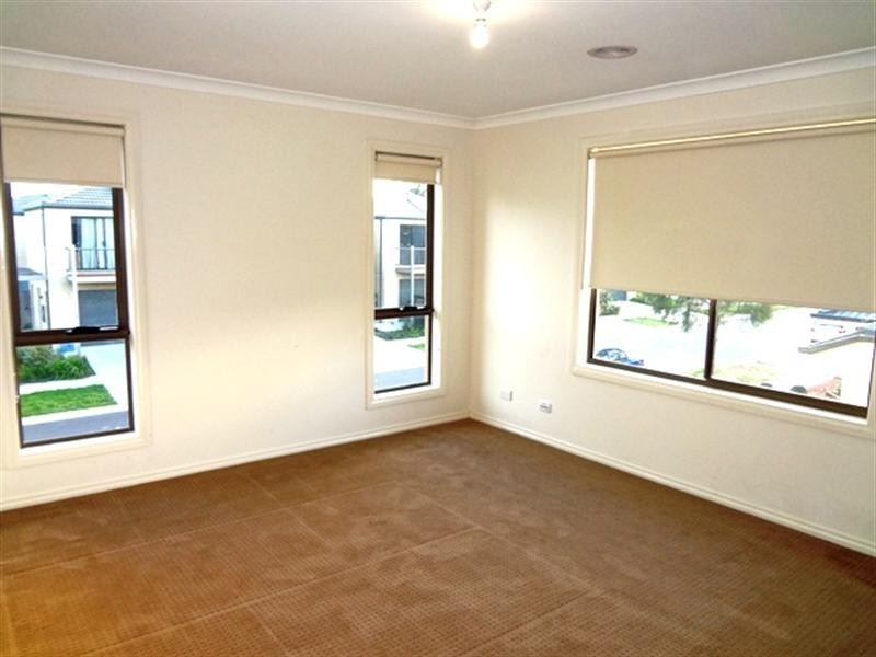 8 Mayflower Mews, Epping VIC 3076