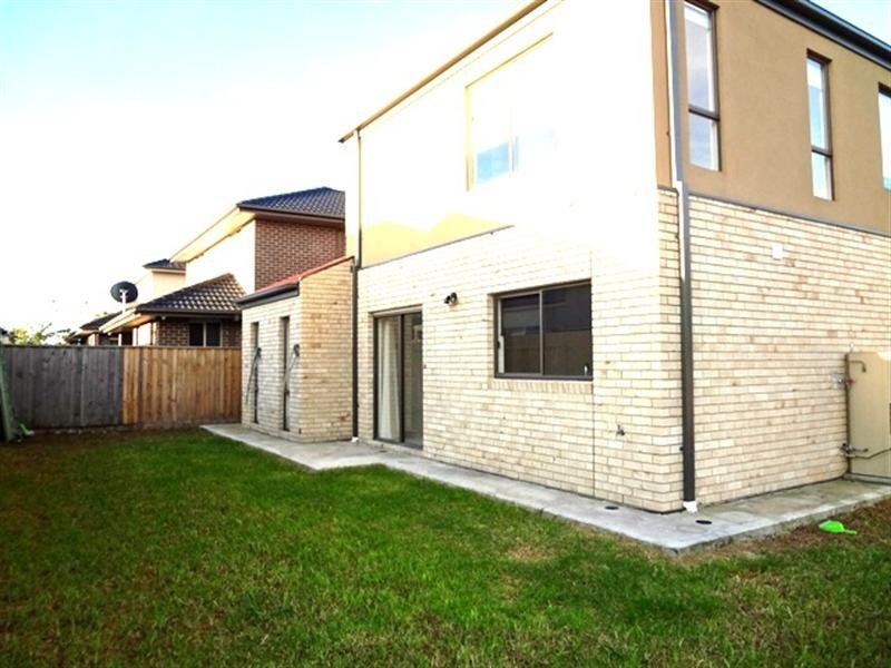 8 Mayflower Mews, Epping VIC 3076