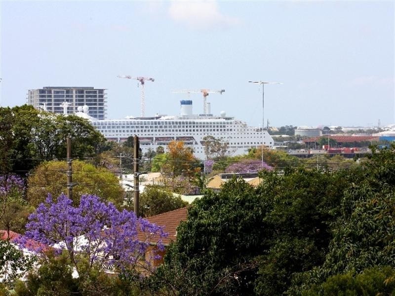 39 Pine Street, Bulimba QLD 4171