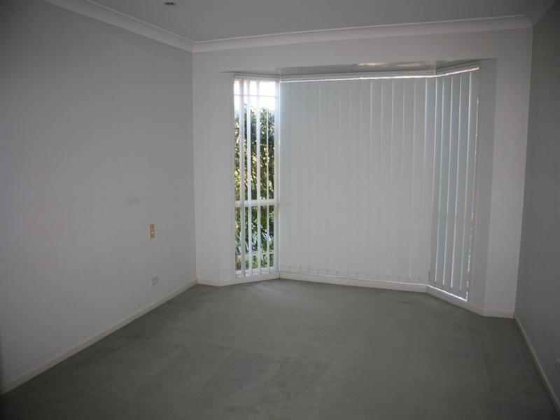 20 Hillenvale Avenue, Arana Hills QLD 4054