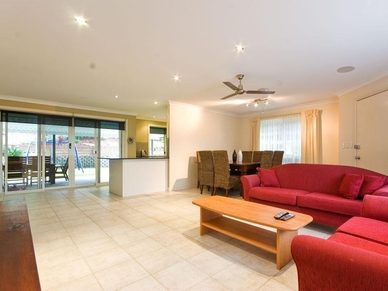 1 Ironwood Court, Arana Hills QLD 4054