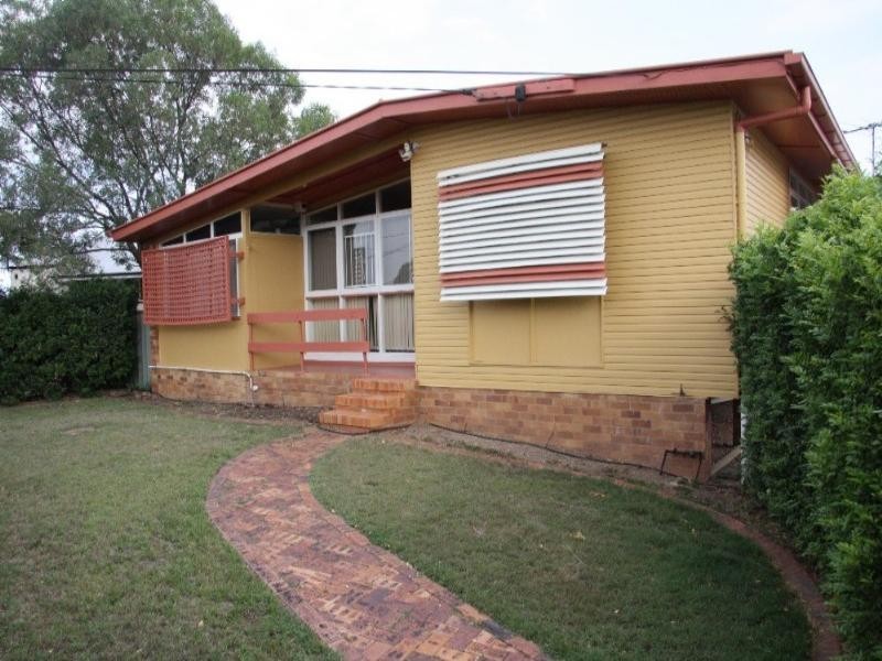 11 Heilbromm Street, Stafford Heights QLD 4053