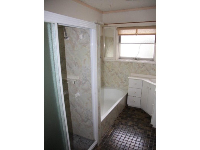 11 Heilbromm Street, Stafford Heights QLD 4053