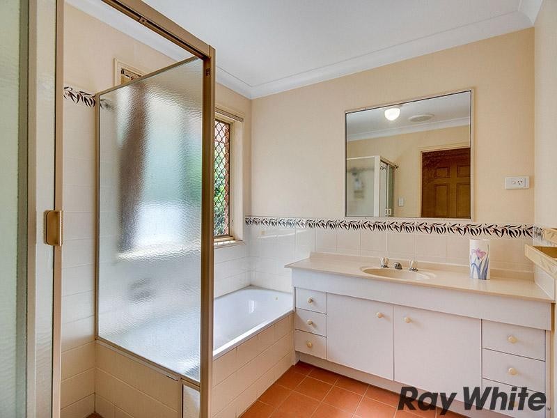 16 Carnarvon Court, Everton Hills QLD 4053