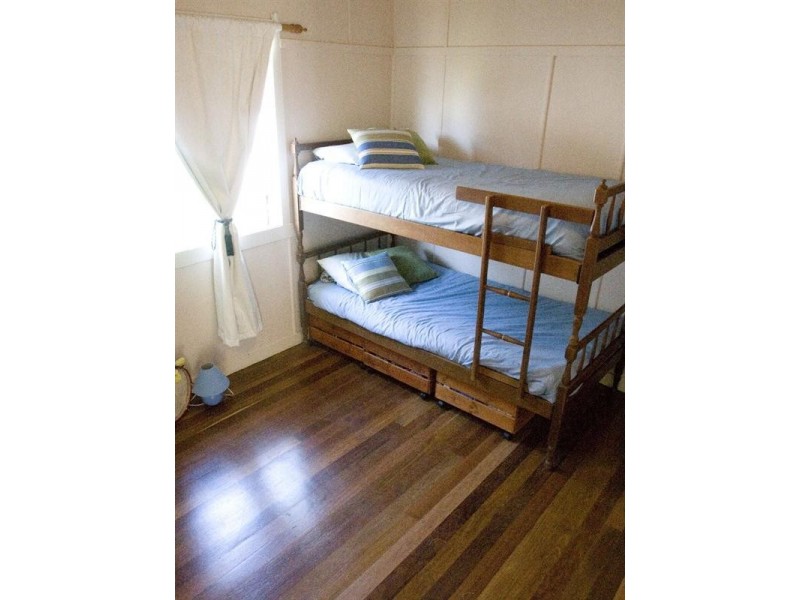 4 White Street, Everton Park QLD 4053