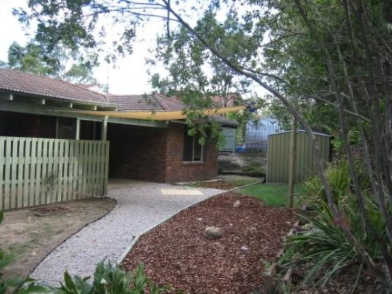 33 Tombondan Crescent, Ferny Hills QLD 4055