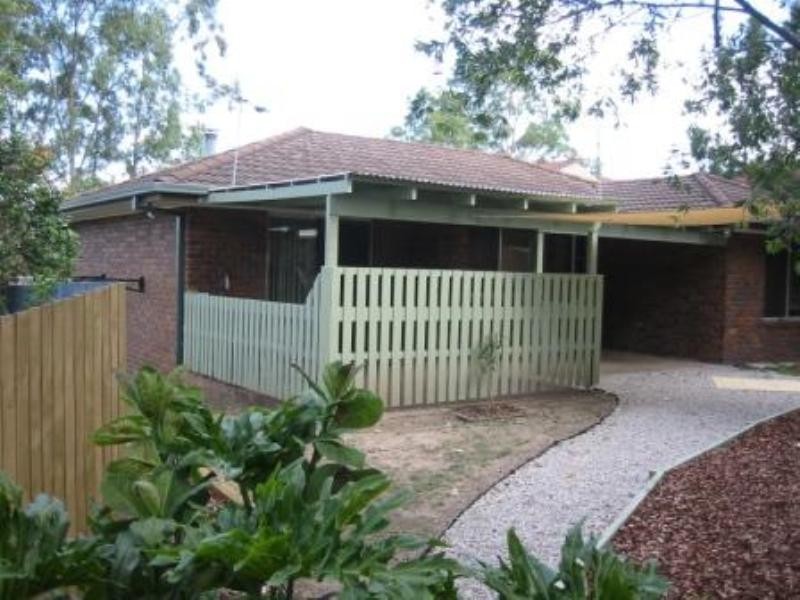 33 Tombondan Crescent, Ferny Hills QLD 4055