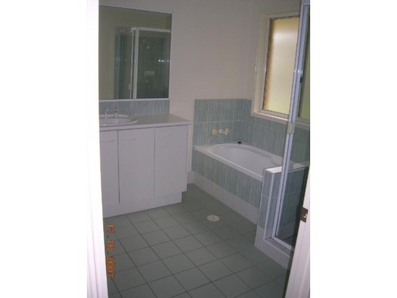 1 Vauton Court, Arana Hills QLD 4054