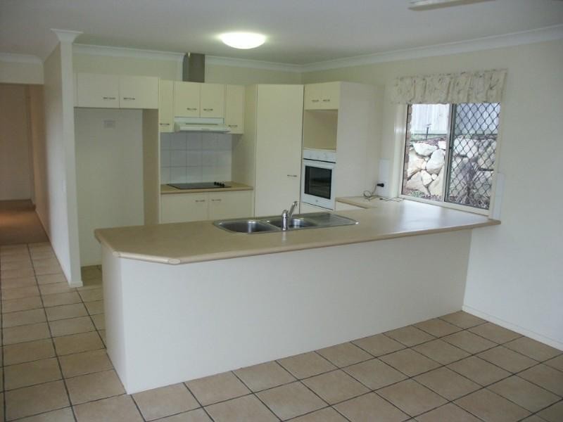 10 Vauton Court, Arana Hills QLD 4054