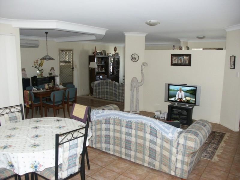 68 Reginald Avenue, Arana Hills QLD 4054