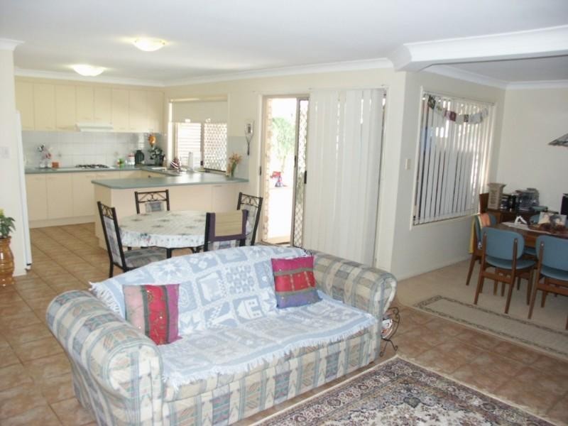 68 Reginald Avenue, Arana Hills QLD 4054