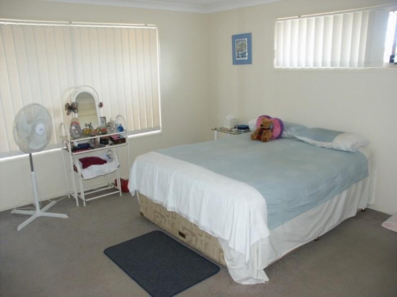 68 Reginald Avenue, Arana Hills QLD 4054