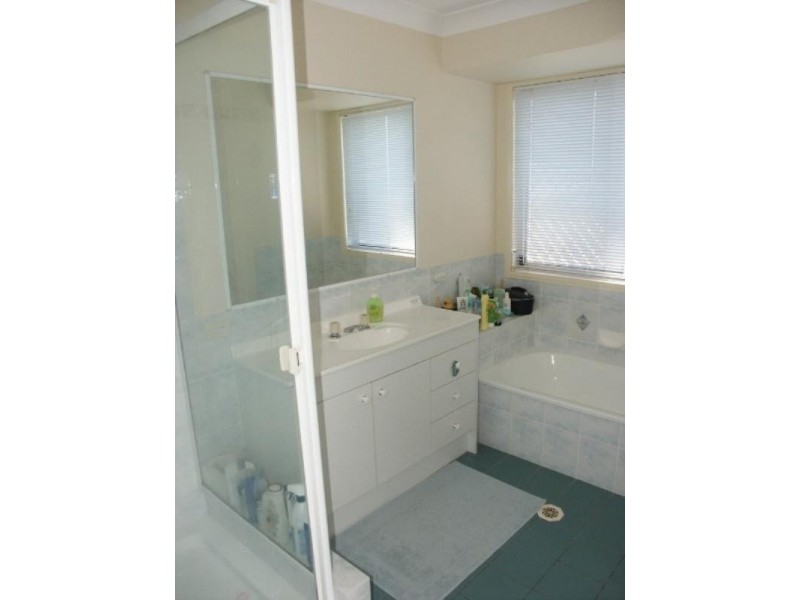 68 Reginald Avenue, Arana Hills QLD 4054