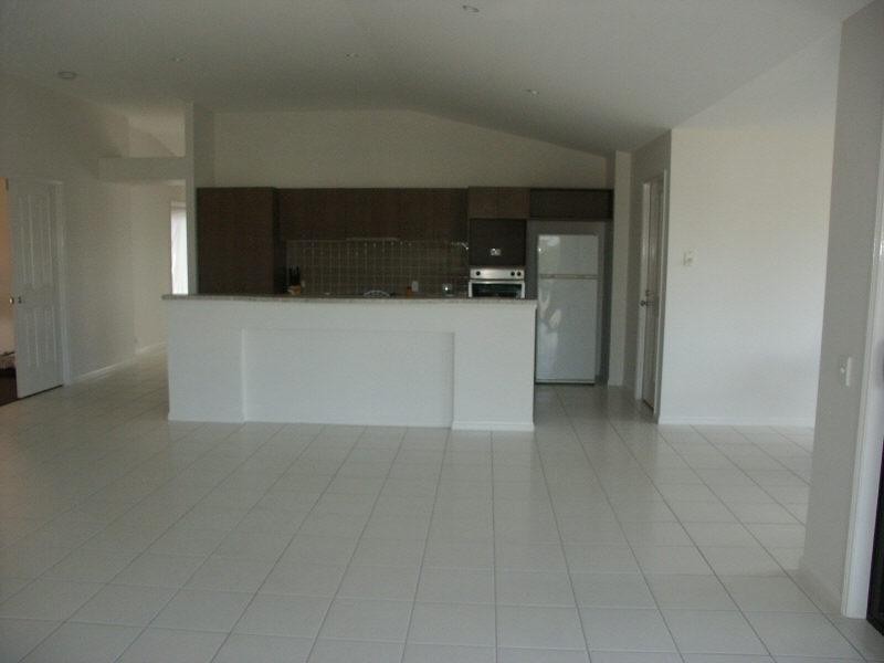 3 Tivoli Place, Ferny Grove QLD 4055