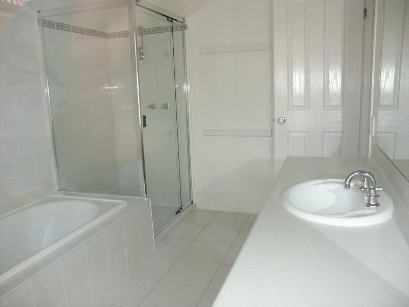 3 Tivoli Place, Ferny Grove QLD 4055