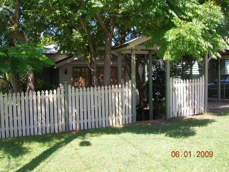 44 Sixth Avenue, Bardon QLD 4065
