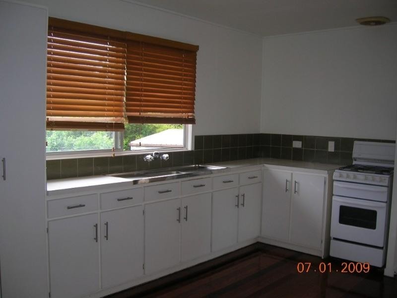 2/11 Bringelly Street, Arana Hills QLD 4054