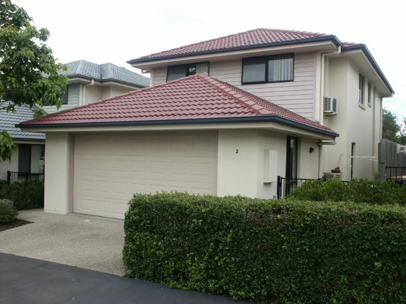 2/300 Cliveden Avenue, Corinda QLD 4075