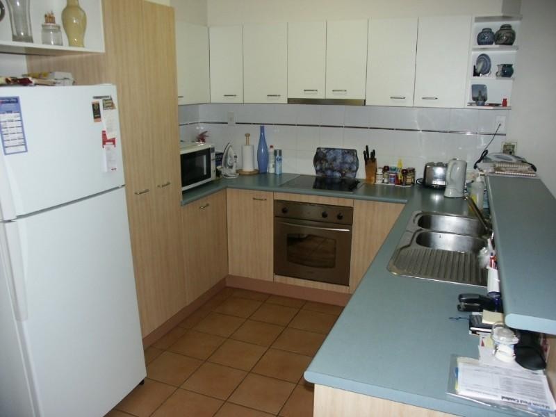 2/300 Cliveden Avenue, Corinda QLD 4075