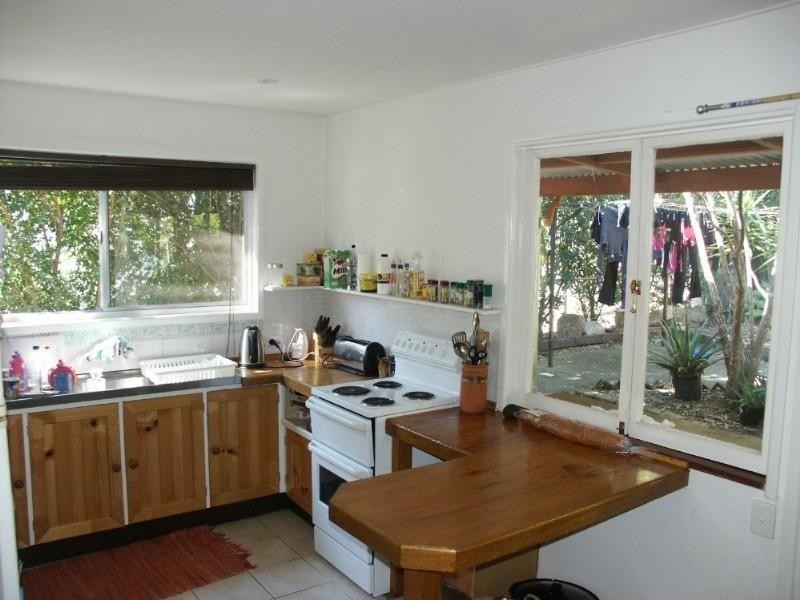 8 Wingara Grove, Ferny Hills QLD 4055