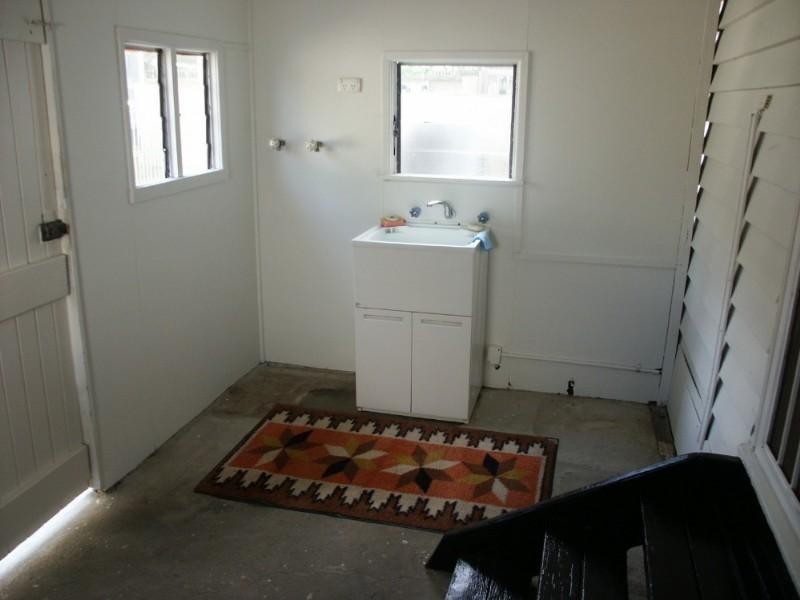 4 White Street, Everton Park QLD 4053