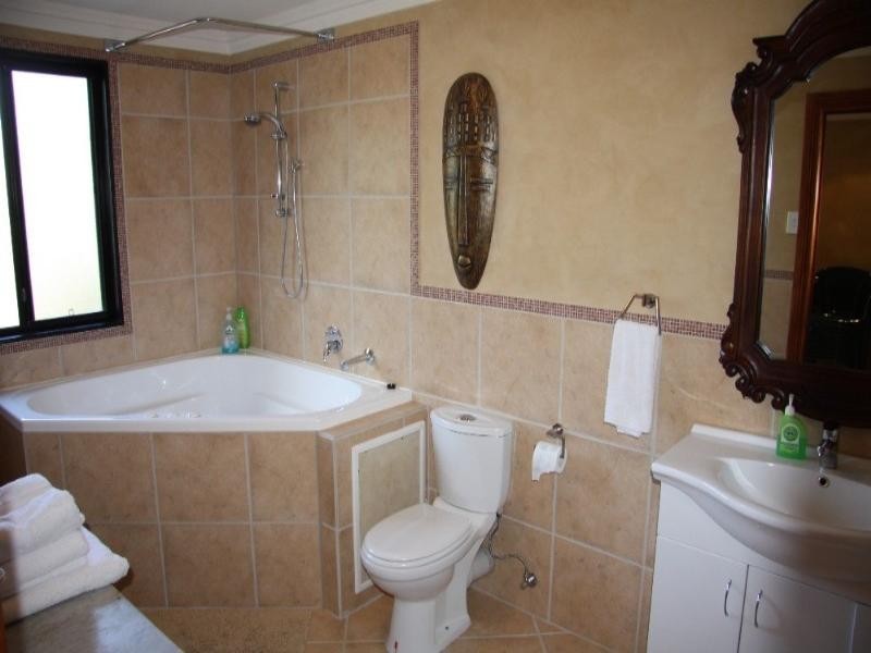 18 Drake Street, Everton Park QLD 4053