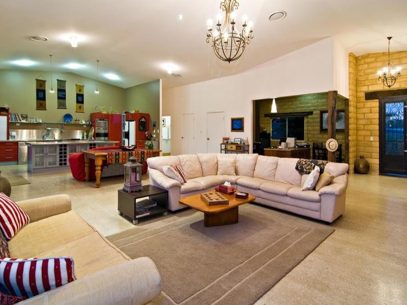 21 Andrew Clarke Road, Whiteside QLD 4503