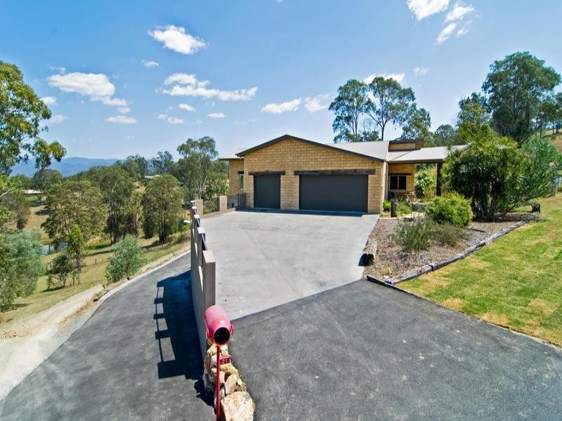 21 Andrew Clarke Road, Whiteside QLD 4503
