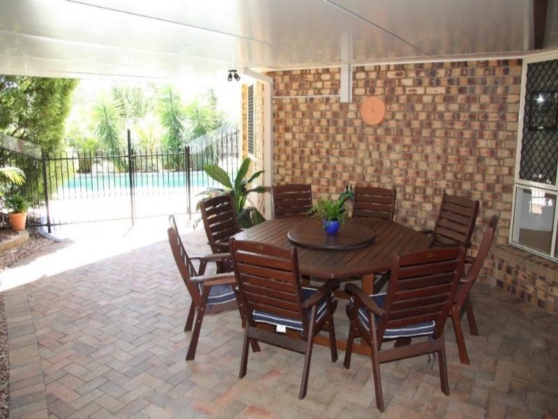 15 Brolgaglen Close, Ferny Grove QLD 4055