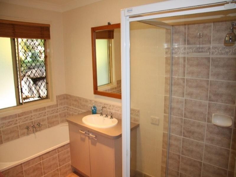 15 Brolgaglen Close, Ferny Grove QLD 4055