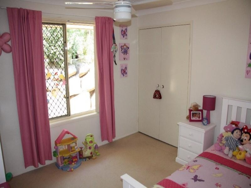 15 Brolgaglen Close, Ferny Grove QLD 4055