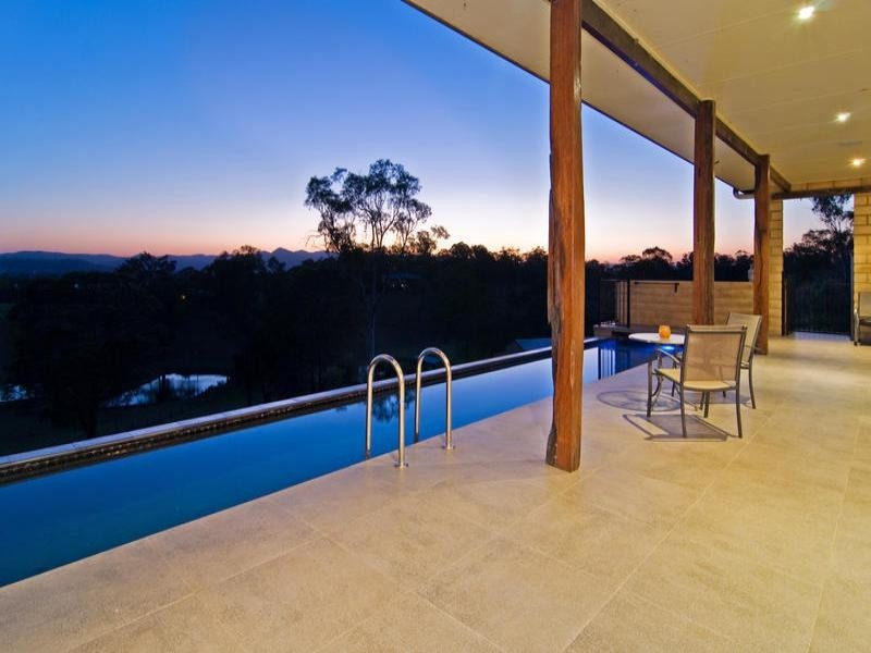 21 Andrew Clarke Road, Whiteside QLD 4503