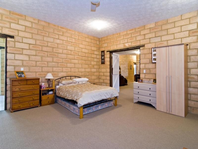 21 Andrew Clarke Road, Whiteside QLD 4503