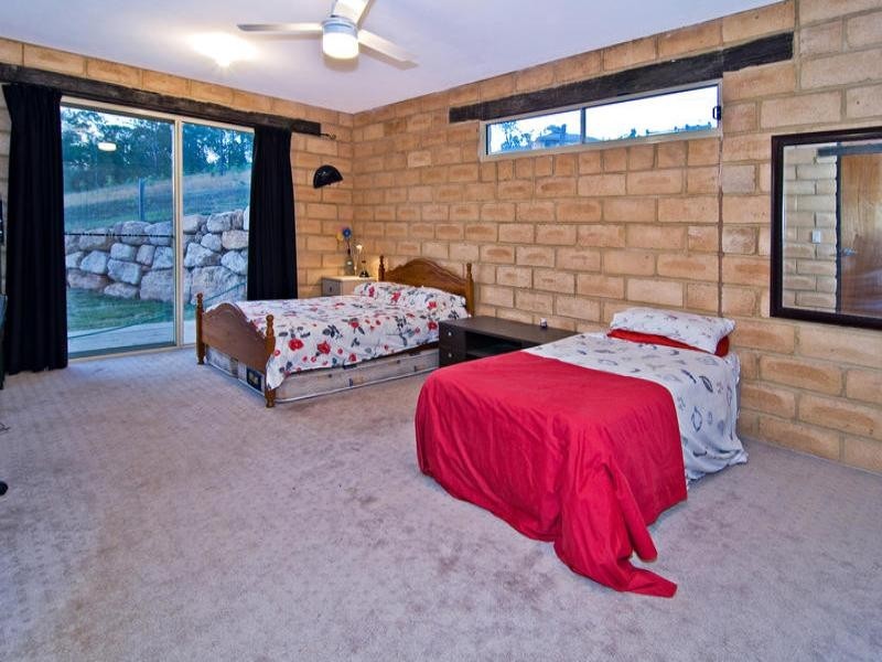 21 Andrew Clarke Road, Whiteside QLD 4503